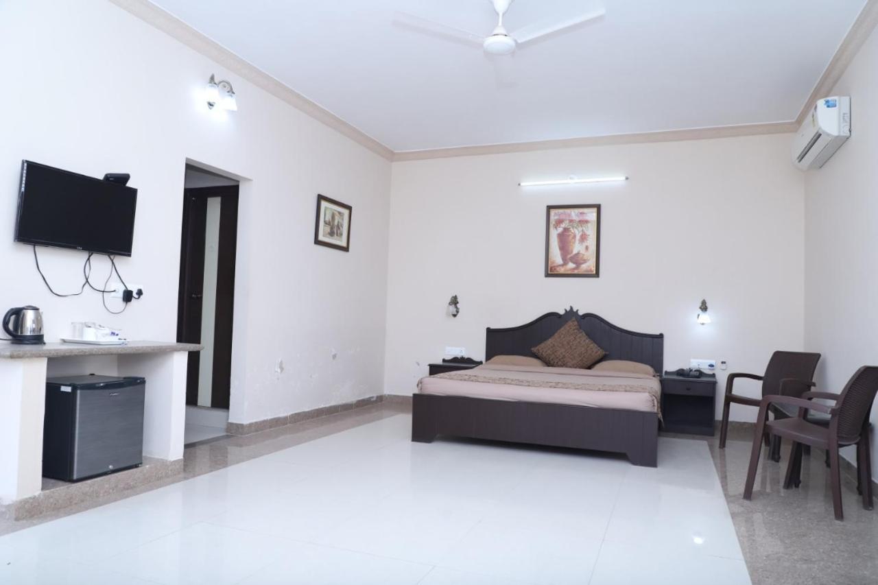 Mewar Mansion Hotel Udaipur Bagian luar foto