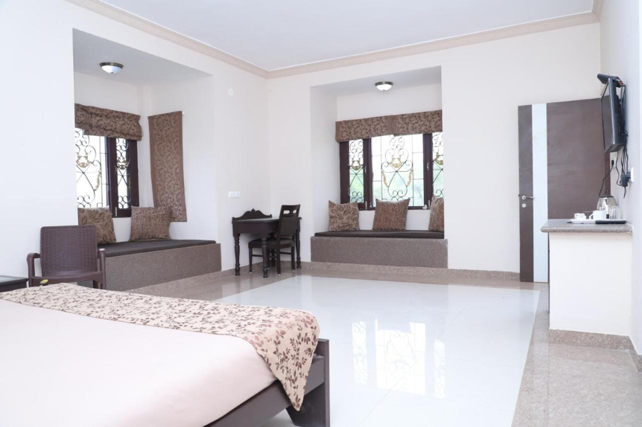 Mewar Mansion Hotel Udaipur Bagian luar foto