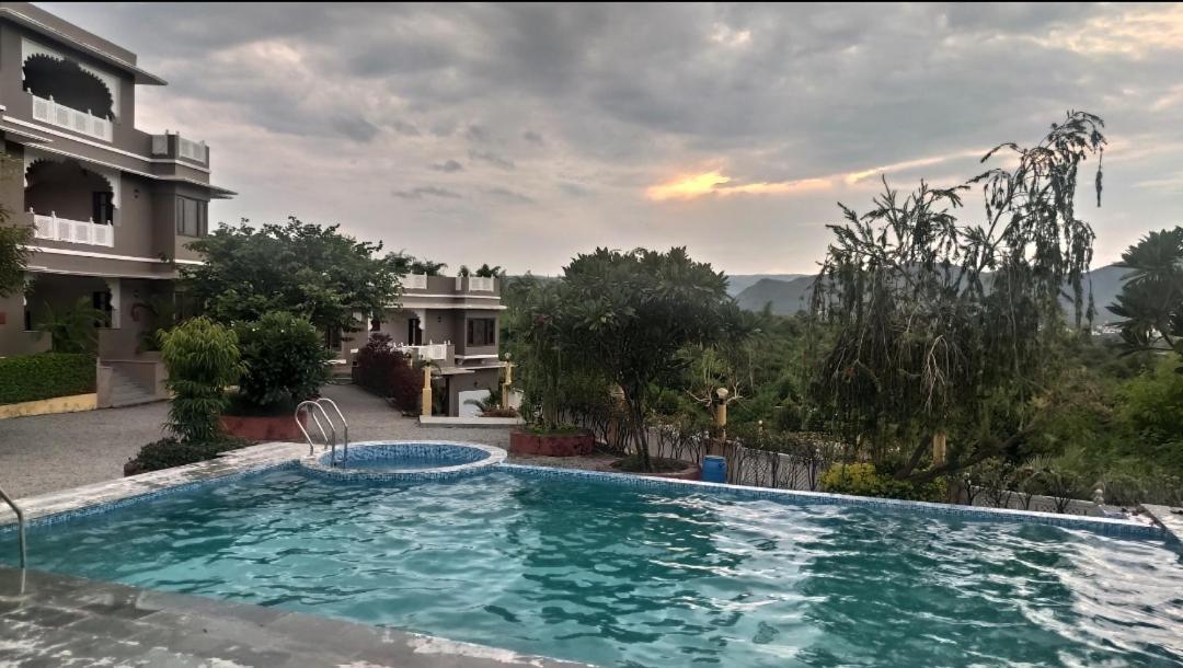 Mewar Mansion Hotel Udaipur Bagian luar foto