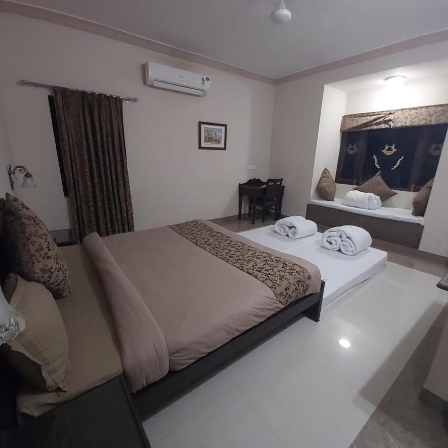 Mewar Mansion Hotel Udaipur Bagian luar foto