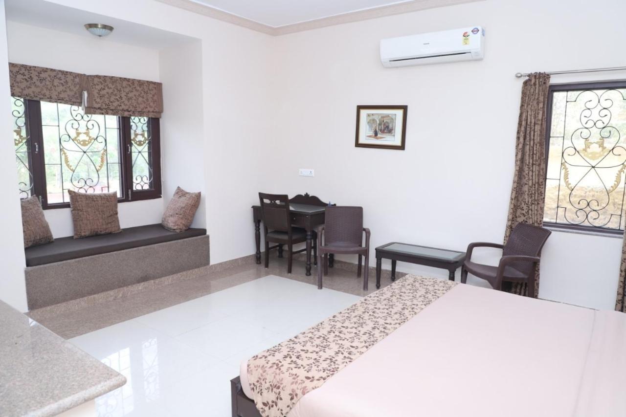 Mewar Mansion Hotel Udaipur Bagian luar foto