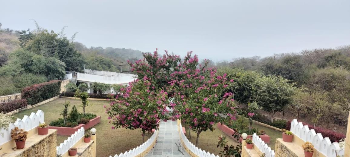 Mewar Mansion Hotel Udaipur Bagian luar foto