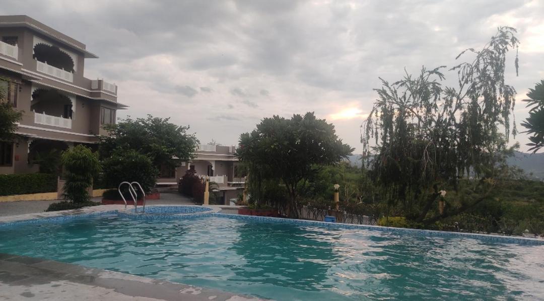Mewar Mansion Hotel Udaipur Bagian luar foto