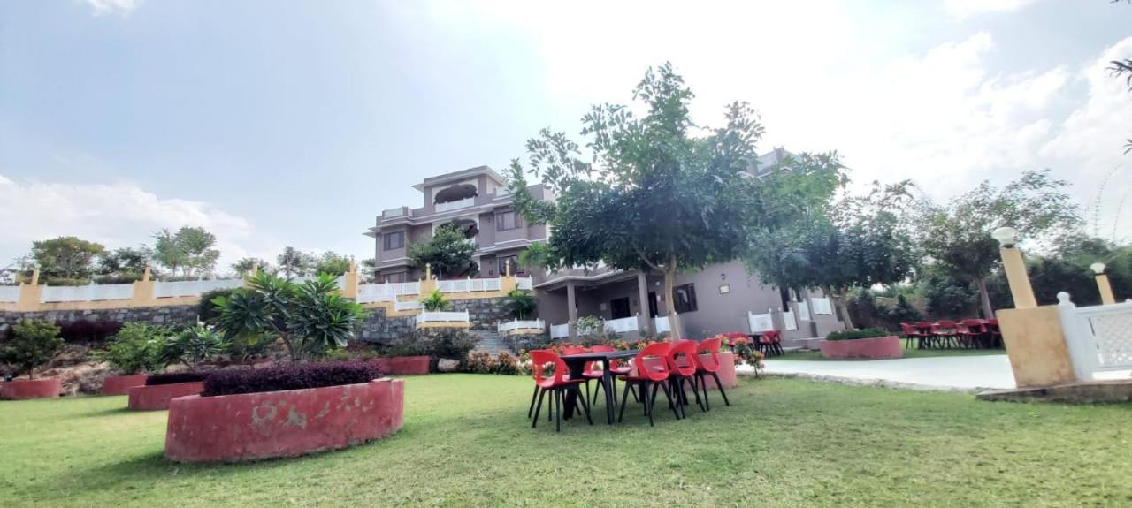 Mewar Mansion Hotel Udaipur Bagian luar foto